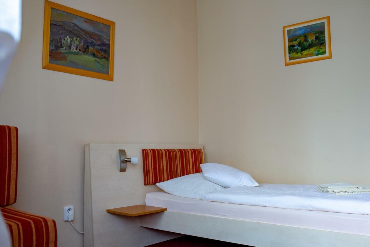 Penzion Na Kurtech Opava Esterno foto