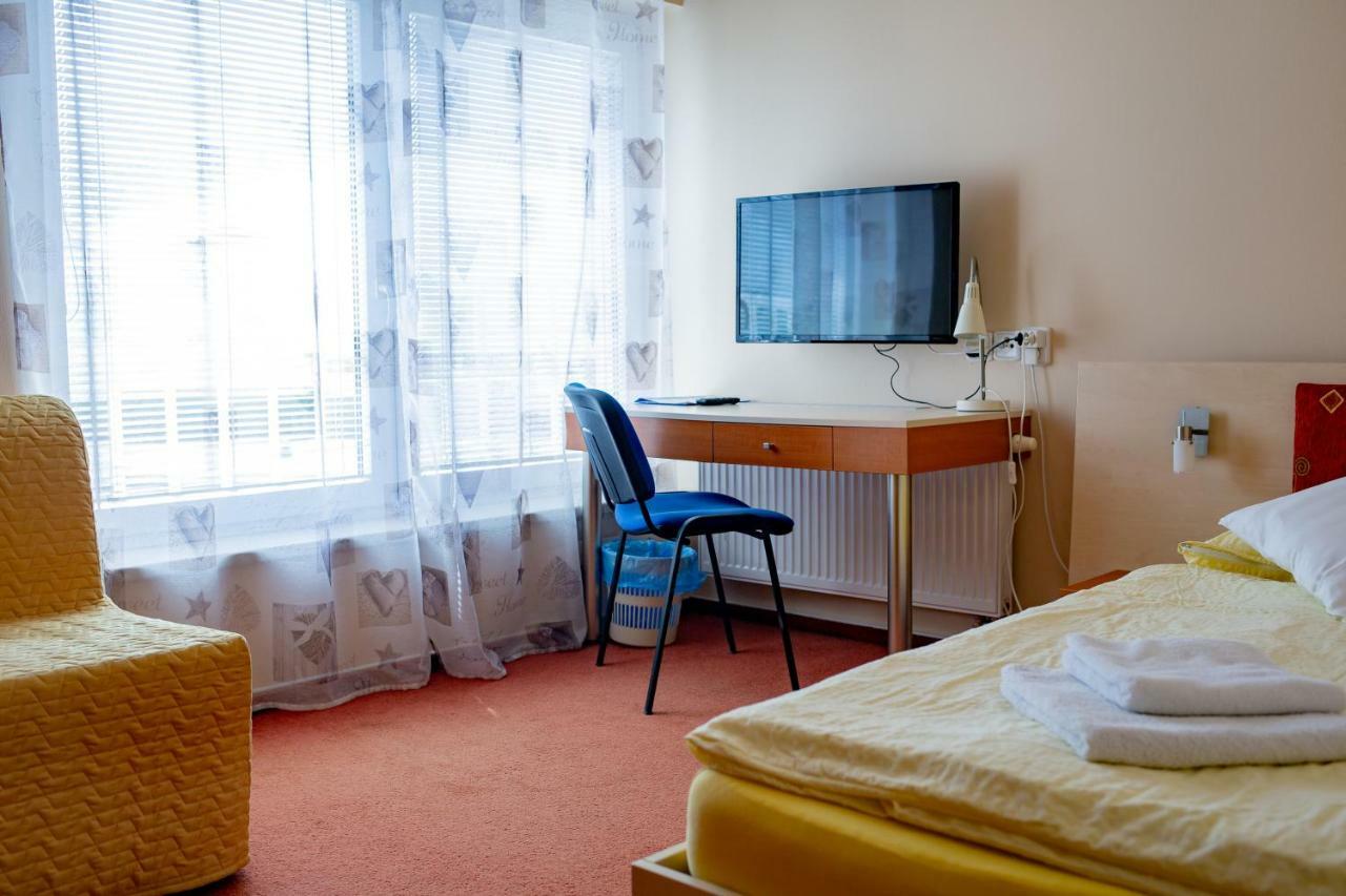 Penzion Na Kurtech Opava Esterno foto